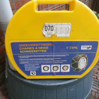 Te koop  aangeboden sneeuwkettingen 1 keer gebruikt