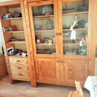 Bergmeubel, twee delen een deel open en een deel glazen deur