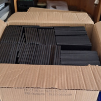 Vele dozen met dvd-covers