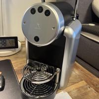 Te koop: nette Nespresso koffiemachine Pro Zenius ZN100 koff