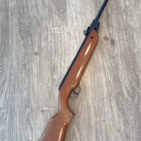 Cometa 100 luchtbuks 5,5mm