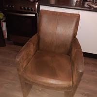 4 x eetkamer stoelen. Zien er nog prima uit.