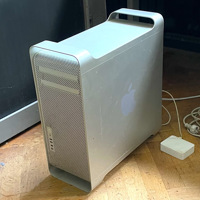 2 Apple Mac Pro Eight 