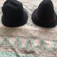 2 stuks nieuwe zwarte hoedjes ook warm