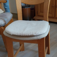 2 eiken eetkamerstoelen