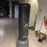 Box zak BKick met stevige poot en 2 paar bokshandschoenen.