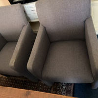 Mooie set van vier grijze stoffen eetkamerstoelen