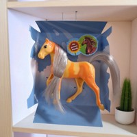 Little horse speelpaard geel oranje gevlekt grijs haar