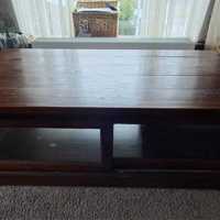 Grote houten salontafel