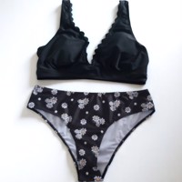 Bikini zwart met gele bloemetjes L