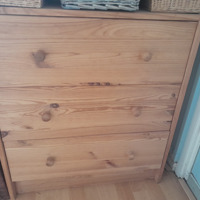 2 vuren houten ladenkastjes