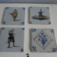Te koop aangeboden 4 oude tegeltjes