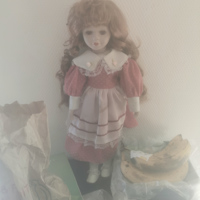 Porseleinen Doll Te Koop. 