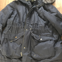 nieuwe warm gevoerde jas klaar voor de winter