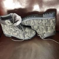 leuke nieuwe enkel laarsjes leger groen met veter