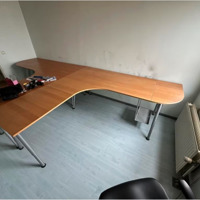 Verstelbaar bureauhoek met computertoren ophanging (rechts)