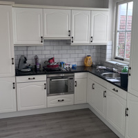 Nette keuken met marmer blad