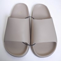 Heren slippers effen beige 41