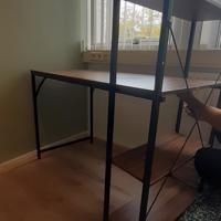 Handig houten bureau 