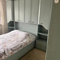 mooi groen  twijfelaarbed met kasten