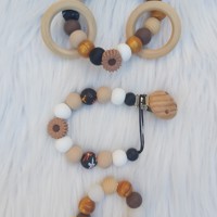 Baby geschenkset speenkoord-rammelaar-bijtring bruin bloemet