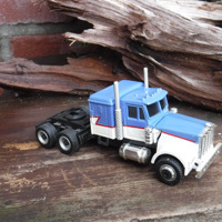 Kenworth T 909 schaalmodel