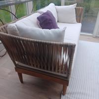 Een leuk 2 zits bankje.