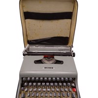 Olivetti Lettera 22   