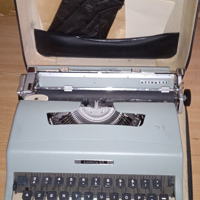 Olivetti - Lvrea Lettera 32 groen - 1966 met originele waarb