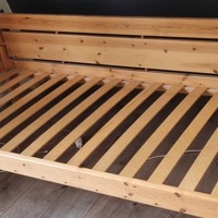 Eenpersoons grenen bed