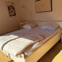 2PERSOONS BED(OMBOUW) MET VERSTELBARE LATTENBODEMS