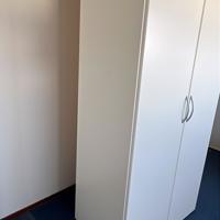 Witte grote hang/leg kledingkast