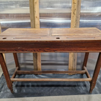 Schoolbank 127 cm breed , 48 cm diep en 85 cm hoog