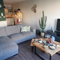 Grijze bank met lounge