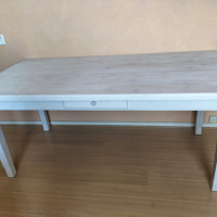 Tafel oud grenen white wash geverfd blad en poten wit