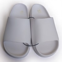 Heren slippers effen wit 40