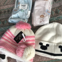 2 stuks nieuwe baby en kinder mutsen meisje en jongen