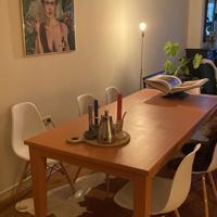Mooie stevige terracotta tafel