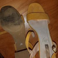 Gele sandalen met hak, maat 39