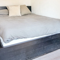 Tweepersoonsbed met matrassen
