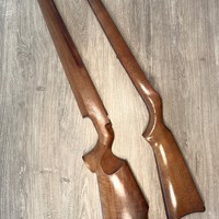 Twee kolven, een linkshandige kolf en Ruger 10/22 kolf