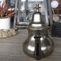 Handgeslagen vintage Afrikaanse theepot W