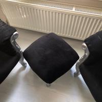 2 stoelen met voetenbankje