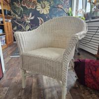 Witte rotan stoel
