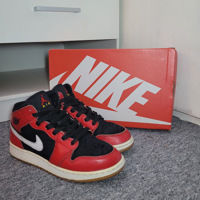 Air Jordan 1 Mid SE Christmas
