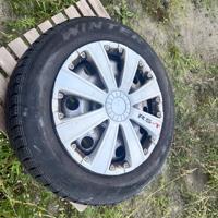 Set Pirelli Winterbanden 15 inch met velg