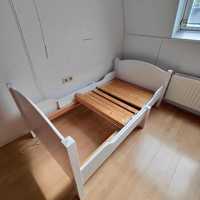 Grenen kinderbed dat meegroeit