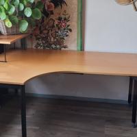 Heel degelijk mooi bureau 