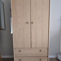 Houten kastje met 2 lades
