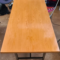 Eettafel modern staal onderstel blad beschadigd